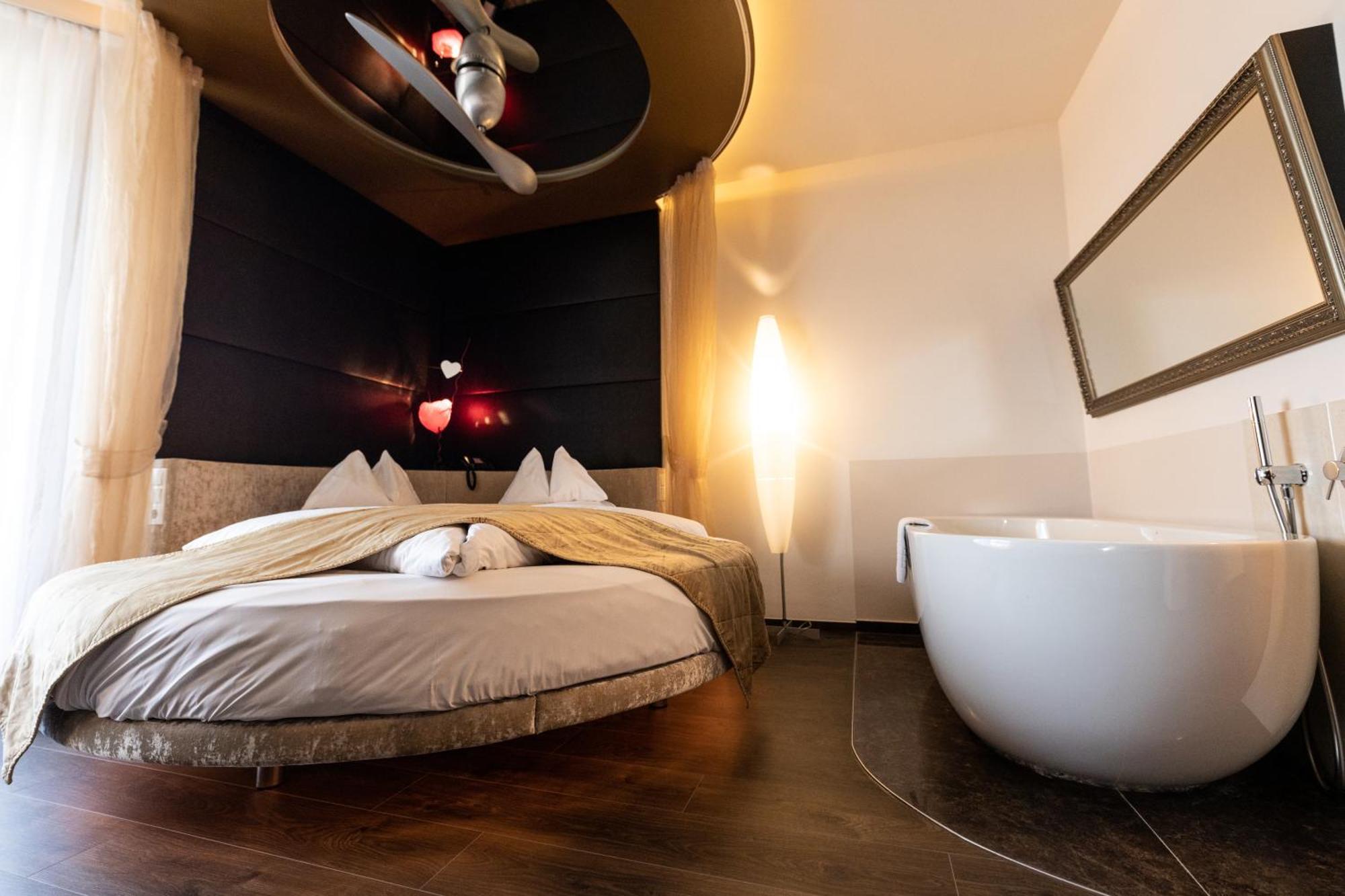 Maiers Kuschelhotel Loipersdorf Deluxe - Adults Only Fürstenfeld Eksteriør bilde