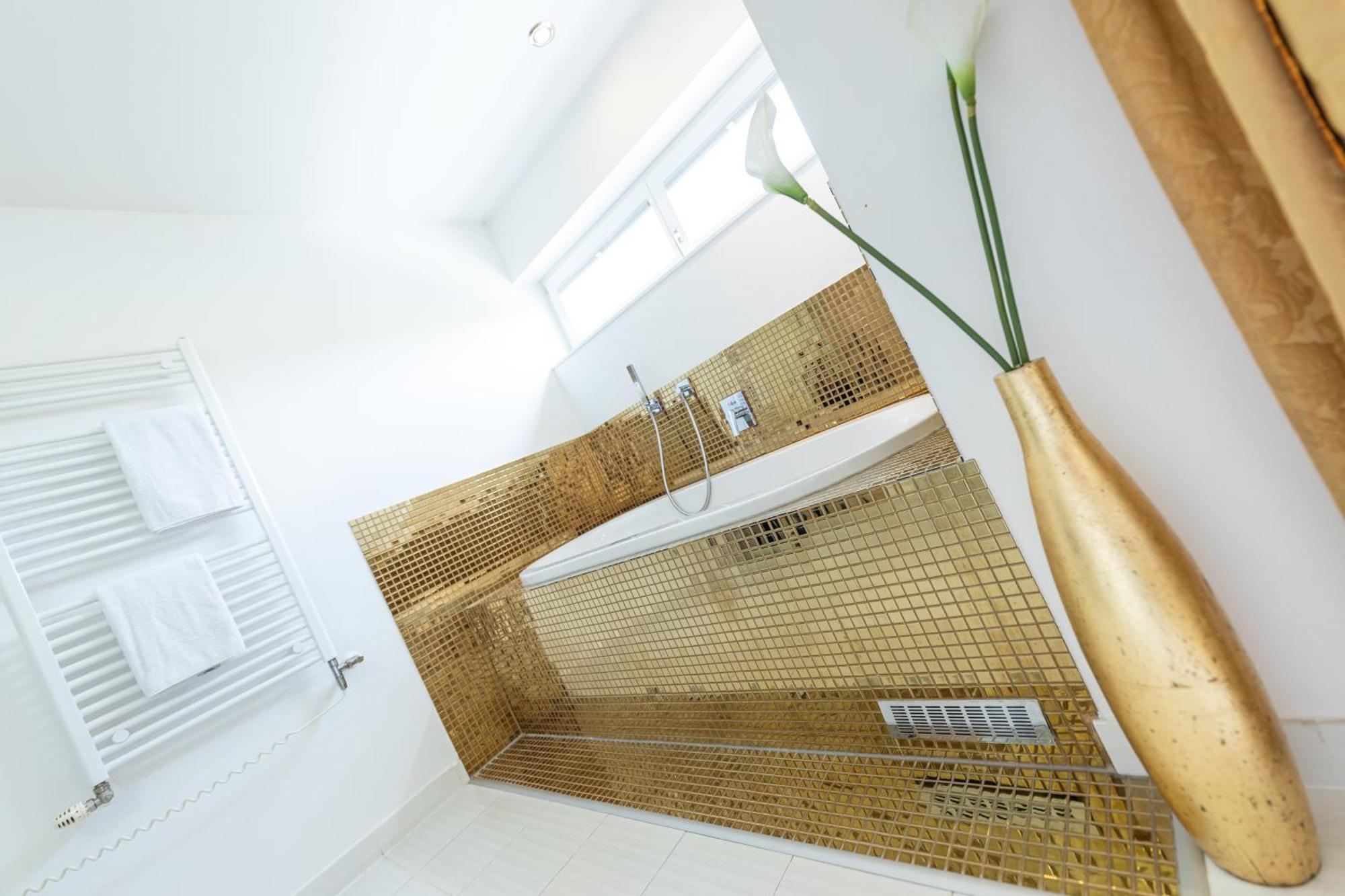 Maiers Kuschelhotel Loipersdorf Deluxe - Adults Only Fürstenfeld Eksteriør bilde